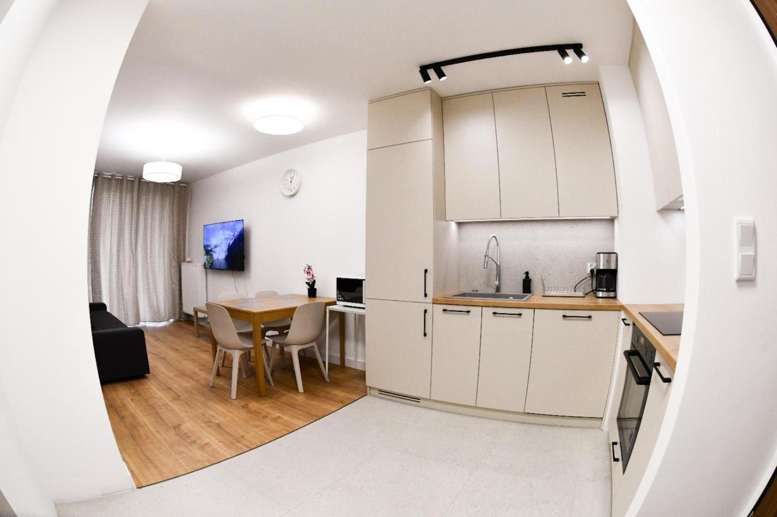 Elegant Two-Room Apartment, Sleeps 4, Near Turon Arena, With Balcony Krakow Luaran gambar