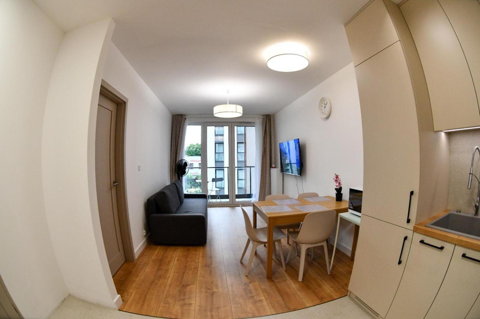 Elegant Two-Room Apartment, Sleeps 4, Near Turon Arena, With Balcony Krakow Luaran gambar