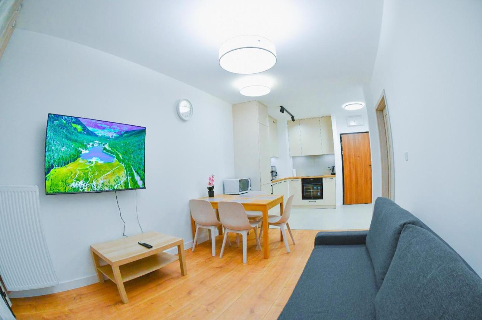 Elegant Two-Room Apartment, Sleeps 4, Near Turon Arena, With Balcony Krakow Luaran gambar