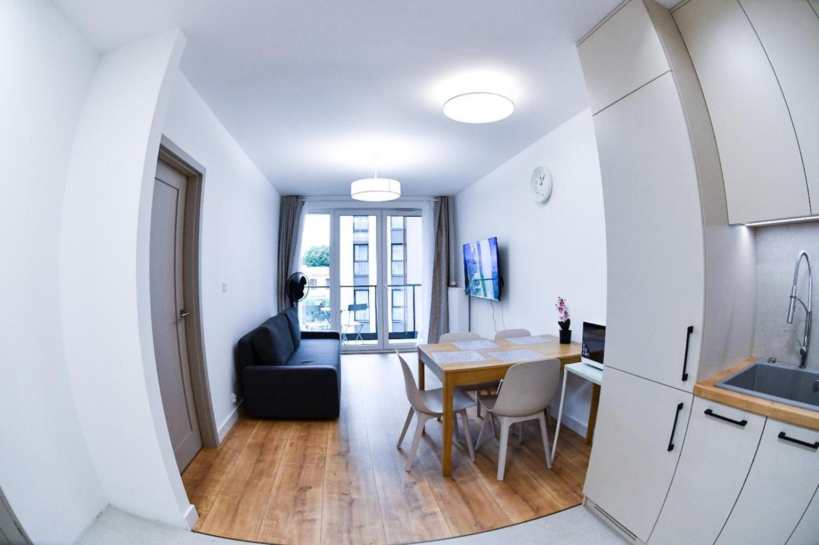 Elegant Two-Room Apartment, Sleeps 4, Near Turon Arena, With Balcony Krakow Luaran gambar
