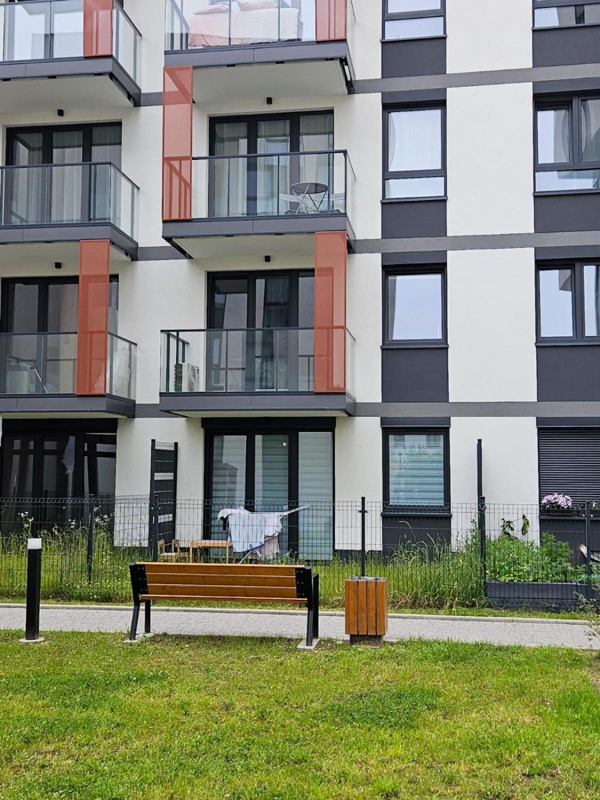 Elegant Two-Room Apartment, Sleeps 4, Near Turon Arena, With Balcony Krakow Luaran gambar